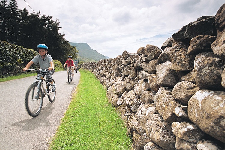 hadrians-cycleway-holiday-cavalry