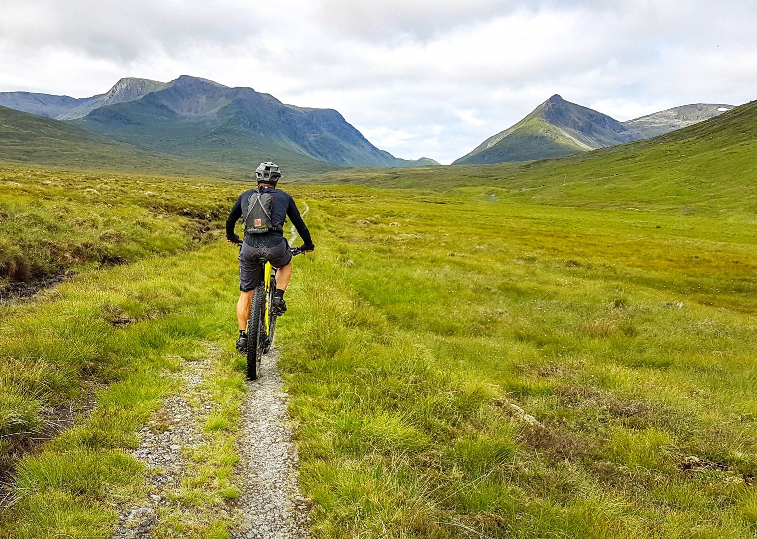 mountain bike holidays scotland