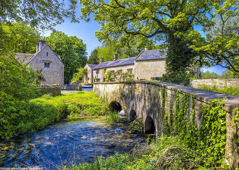 Cycling in the Cotswolds Image