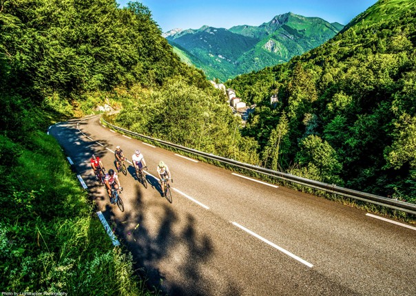 group-road-cycling-guided-challenge-in-french-pyrenees.jpg