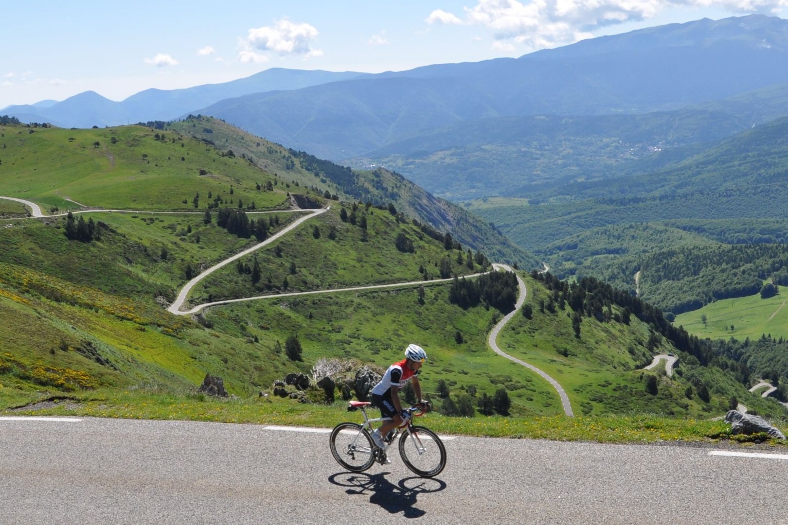 Guided Road Cycling Holiday Spanish Pyrenees Spain