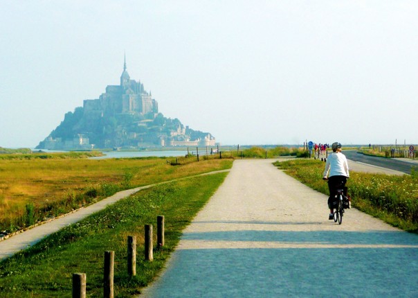 leisure-holiday-mont-st-michel-cycling-stunning-skedaddle-france-brittany.jpg