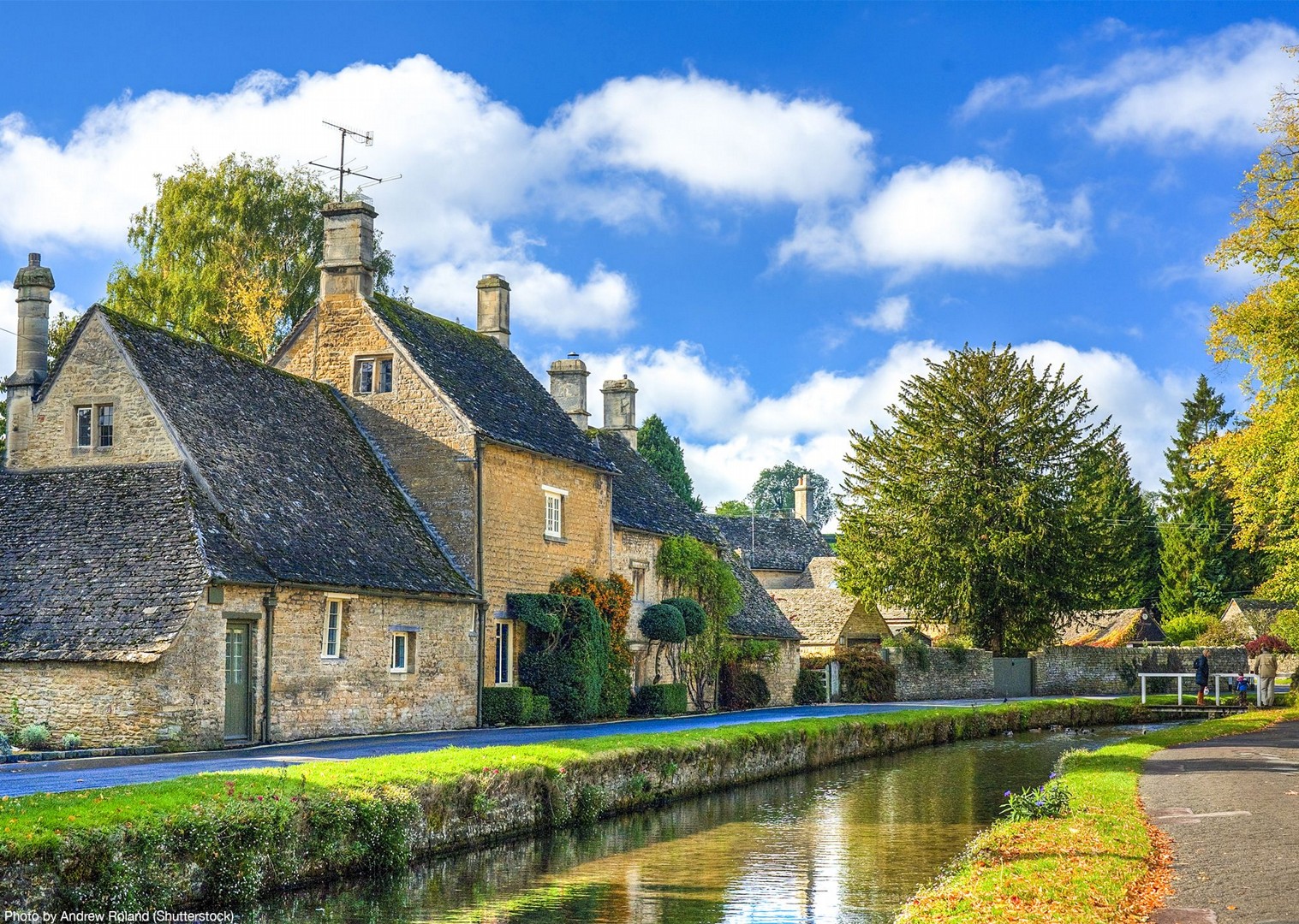 SelfGuided Leisure Cycling Holiday BourtonontheWater Cotswolds