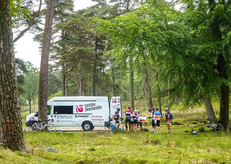 LEJOG picnic with Skedaddle van