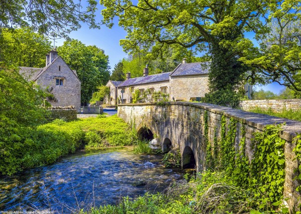 british-rivers-villages-cycling-bike-tour-uk-saddle-skedaddle-cotswolds-bourton.jpg