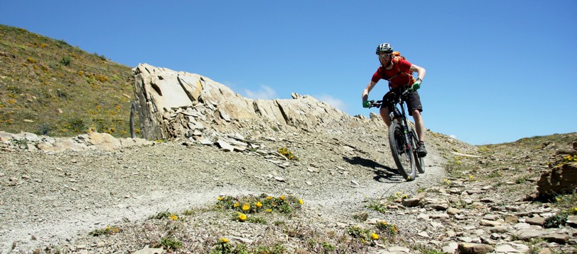 Discover the best biking trails in Spain with us! Our epic journeys allow you to head up high or soak up the best of the coast. A sublime biking destination with great trails to keep you beaming from ear-to-ear.