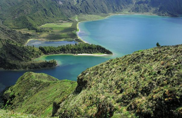 Lagoa do Fogo 03.jpg