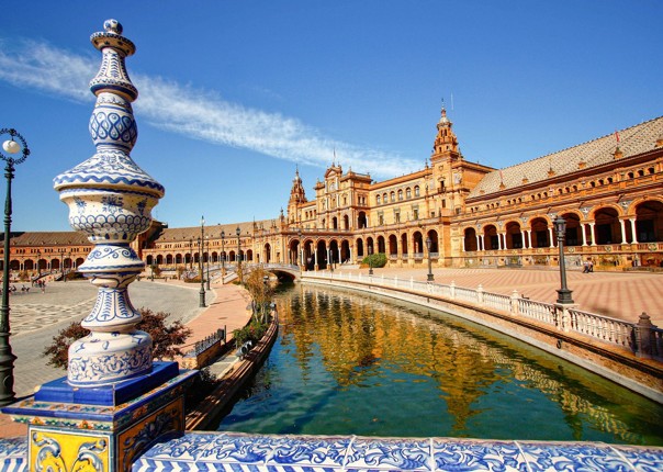 plaza-de-espana-seville-cycling-holiday-in-spain-granada-to-seville-leisure-cycling.jpg