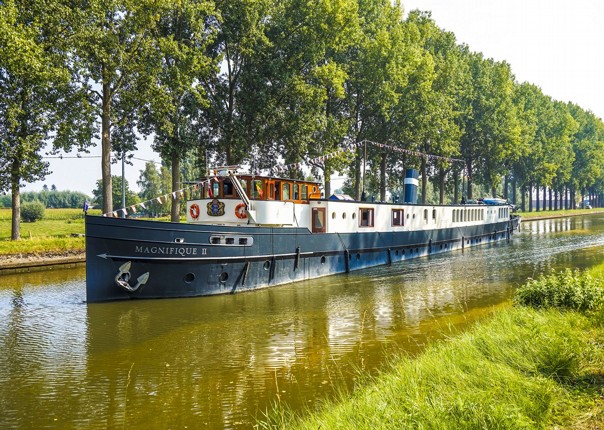 comfortable-luxury-boat-accommodation-cycling-tour-saddle-skedaddle.jpg