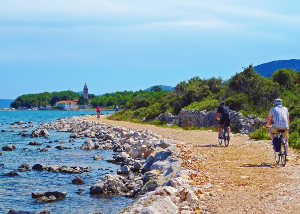 coastal-ride-leisure-boat-views-croatia-skedaddle.jpg