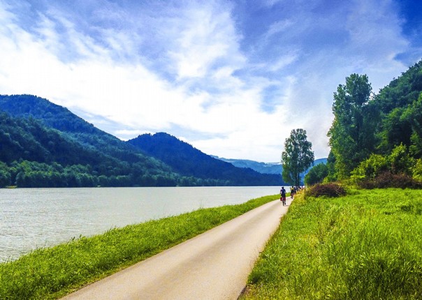 danube-river-cycling-holiday-self-guided-leisure-fun-easy.jpg